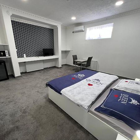 Adel Apartman Kisujszallas Esterno foto