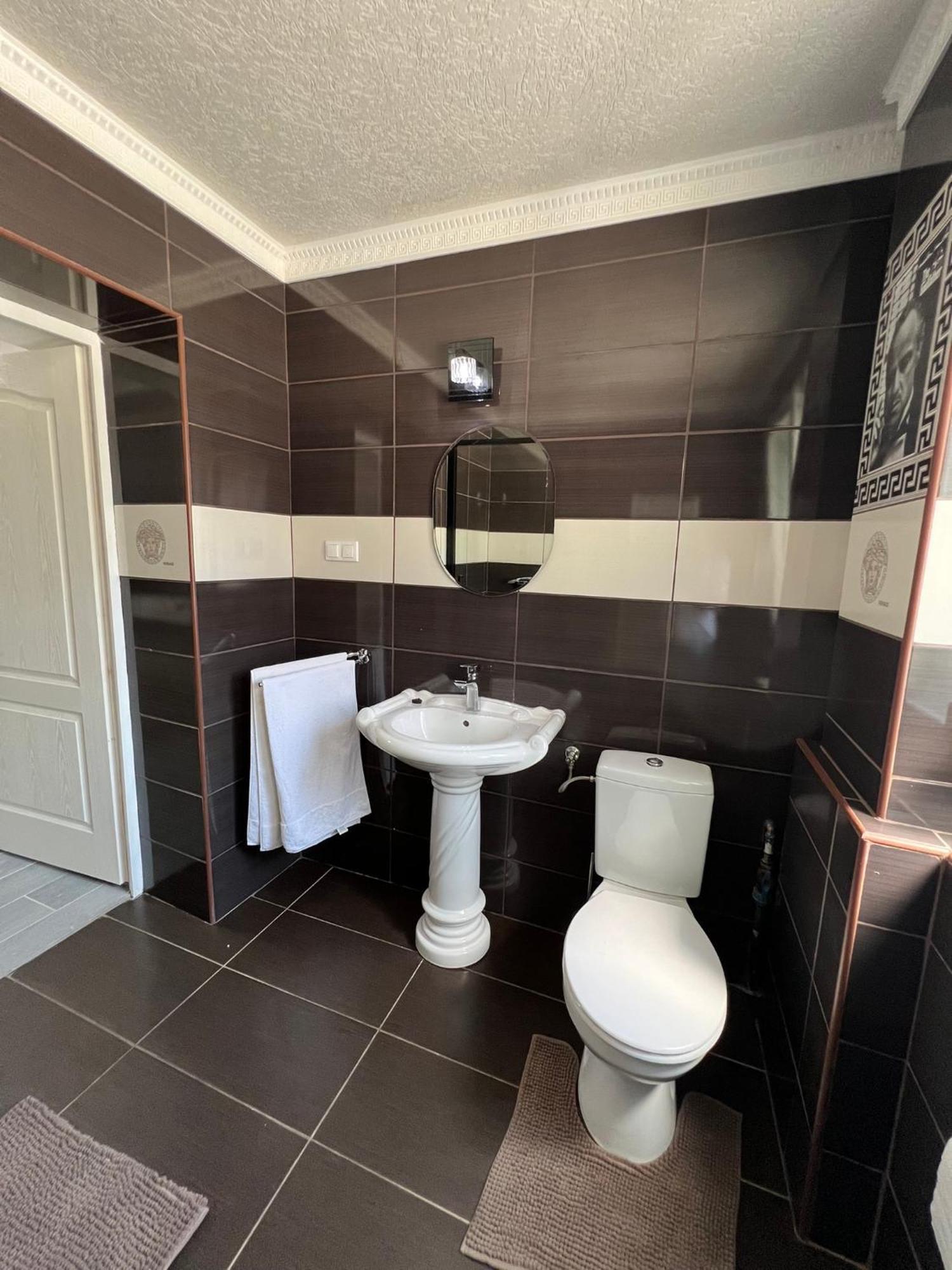 Adel Apartman Kisujszallas Esterno foto