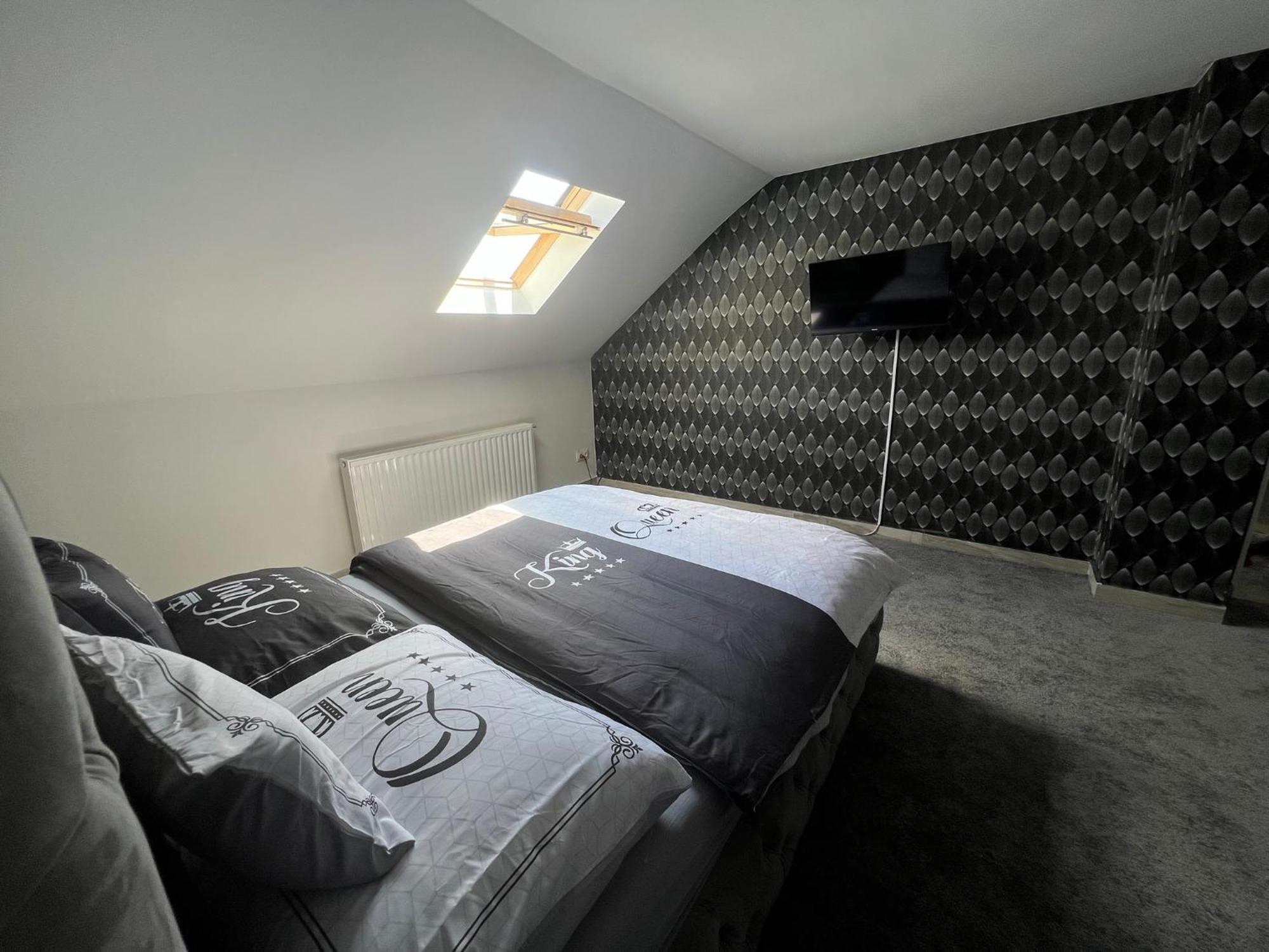Adel Apartman Kisujszallas Esterno foto