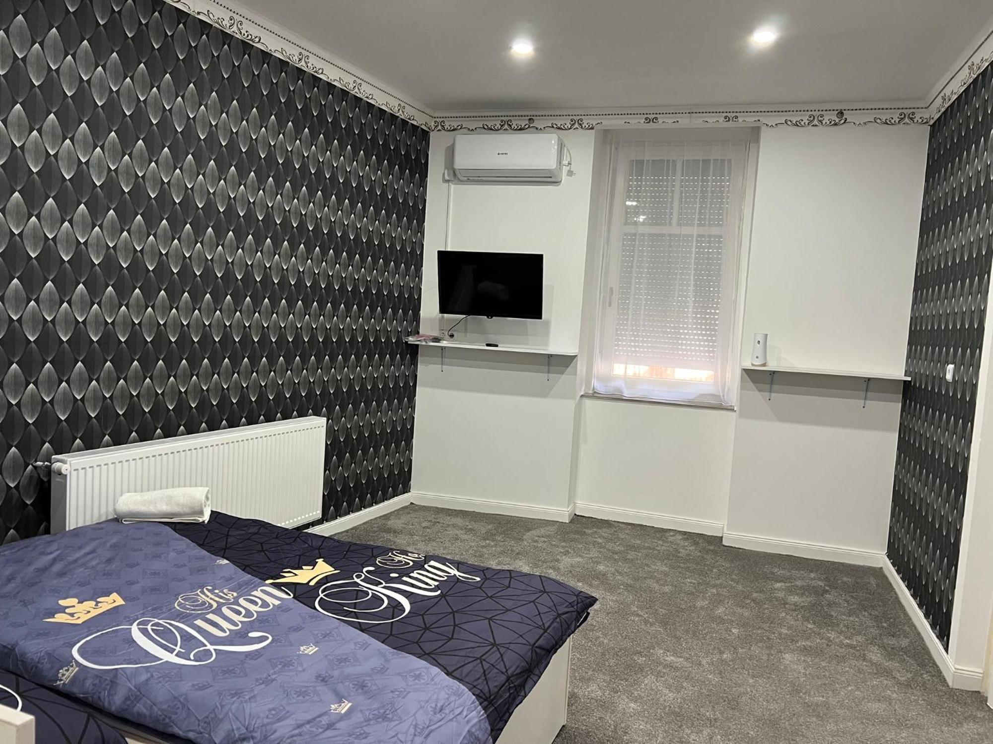 Adel Apartman Kisujszallas Esterno foto